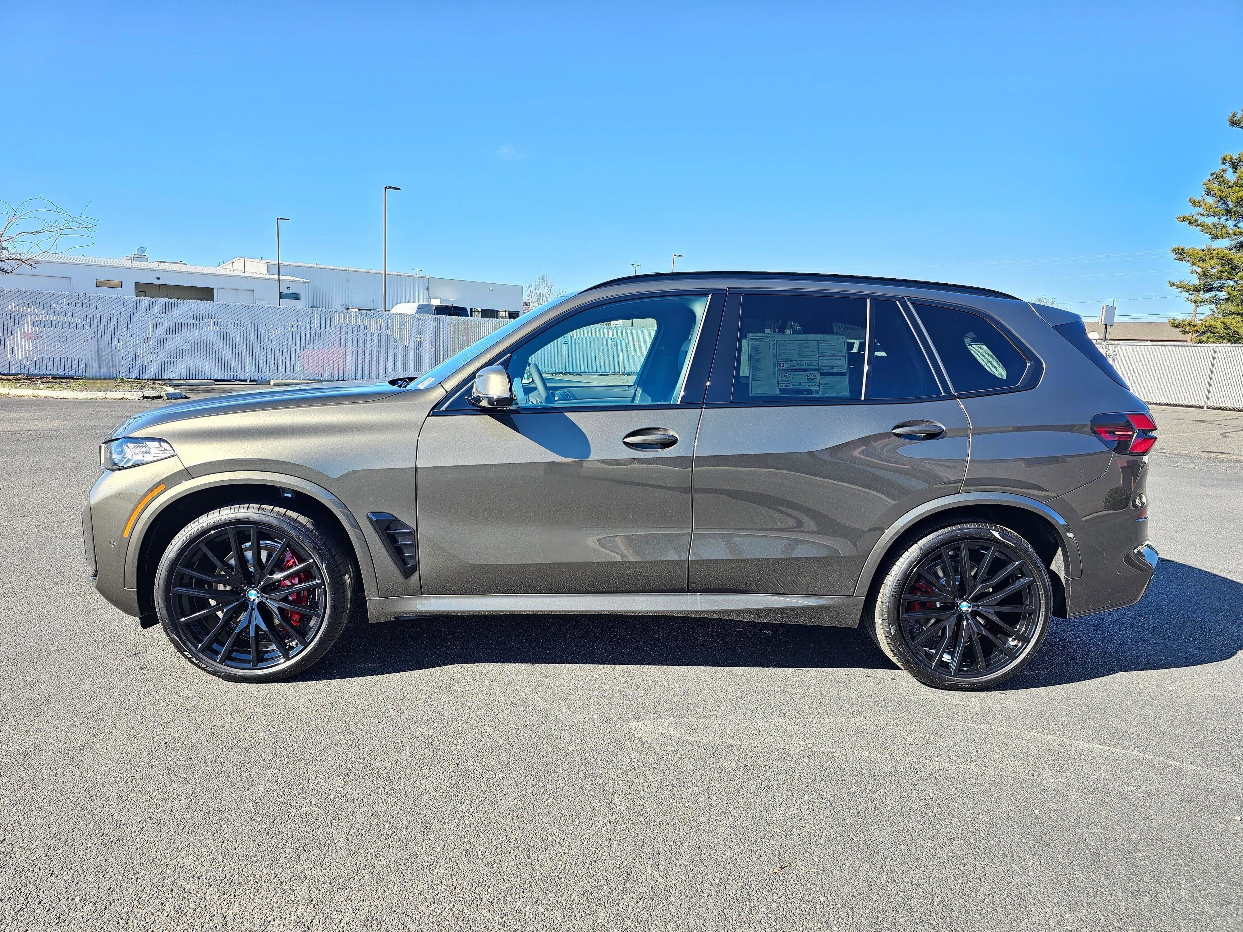 New 2026 BMW X5 xDrive40i w/ Executive Package image 3