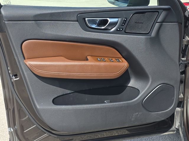 Used 2022 Volvo XC60 T8 Inscription Expression w/ Advanced Package image 27