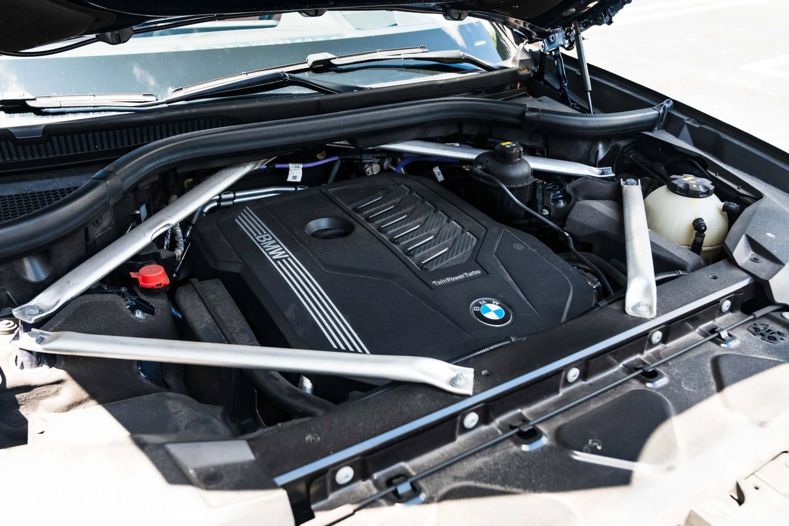 Used 2022 BMW X7 xDrive40i w/ M Sport Package AWD/4WD image 39