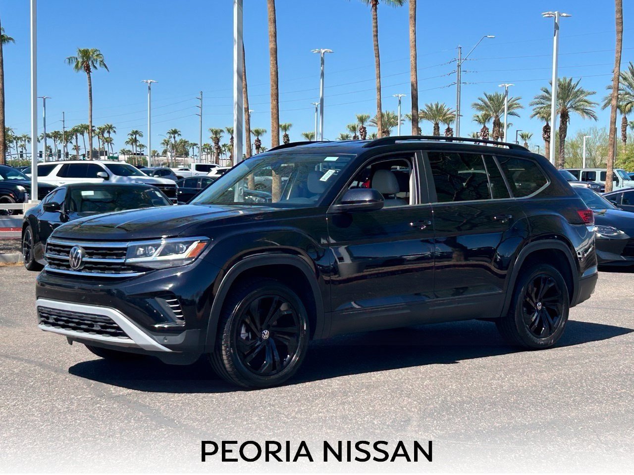 Used 2023 Volkswagen Atlas SE w/ Black Wheel Package