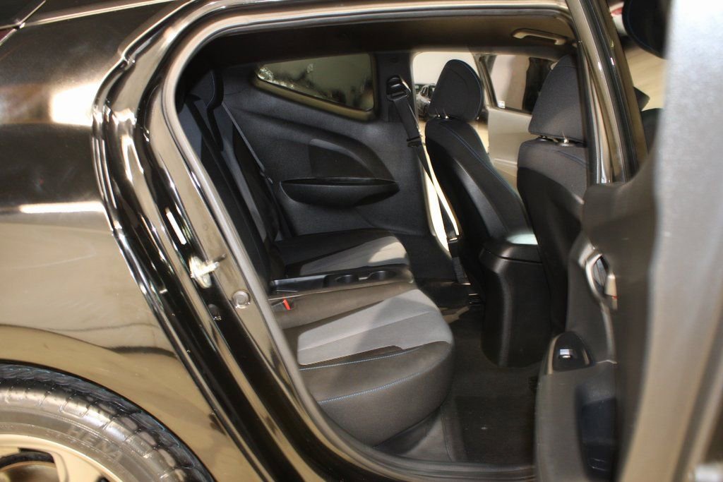 Used 2019 Hyundai Veloster 2.0 image 16