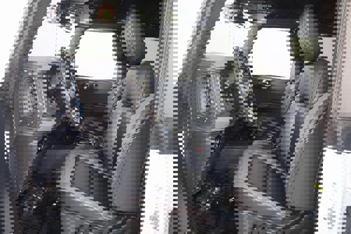 Used 2024 Ford Bronco Black Diamond w/ Sasquatch Package image 12