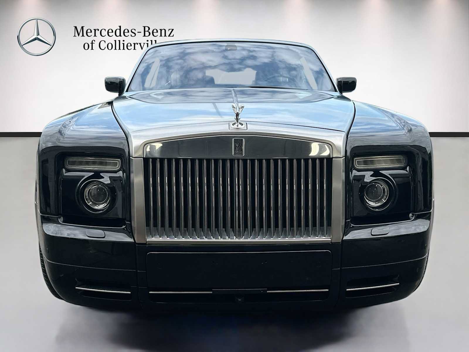 Used 2009 Rolls-Royce Phantom Drophead Coupe RWD image 2