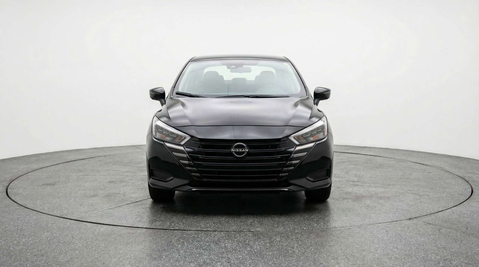 Used 2025 Nissan Versa SV image 2