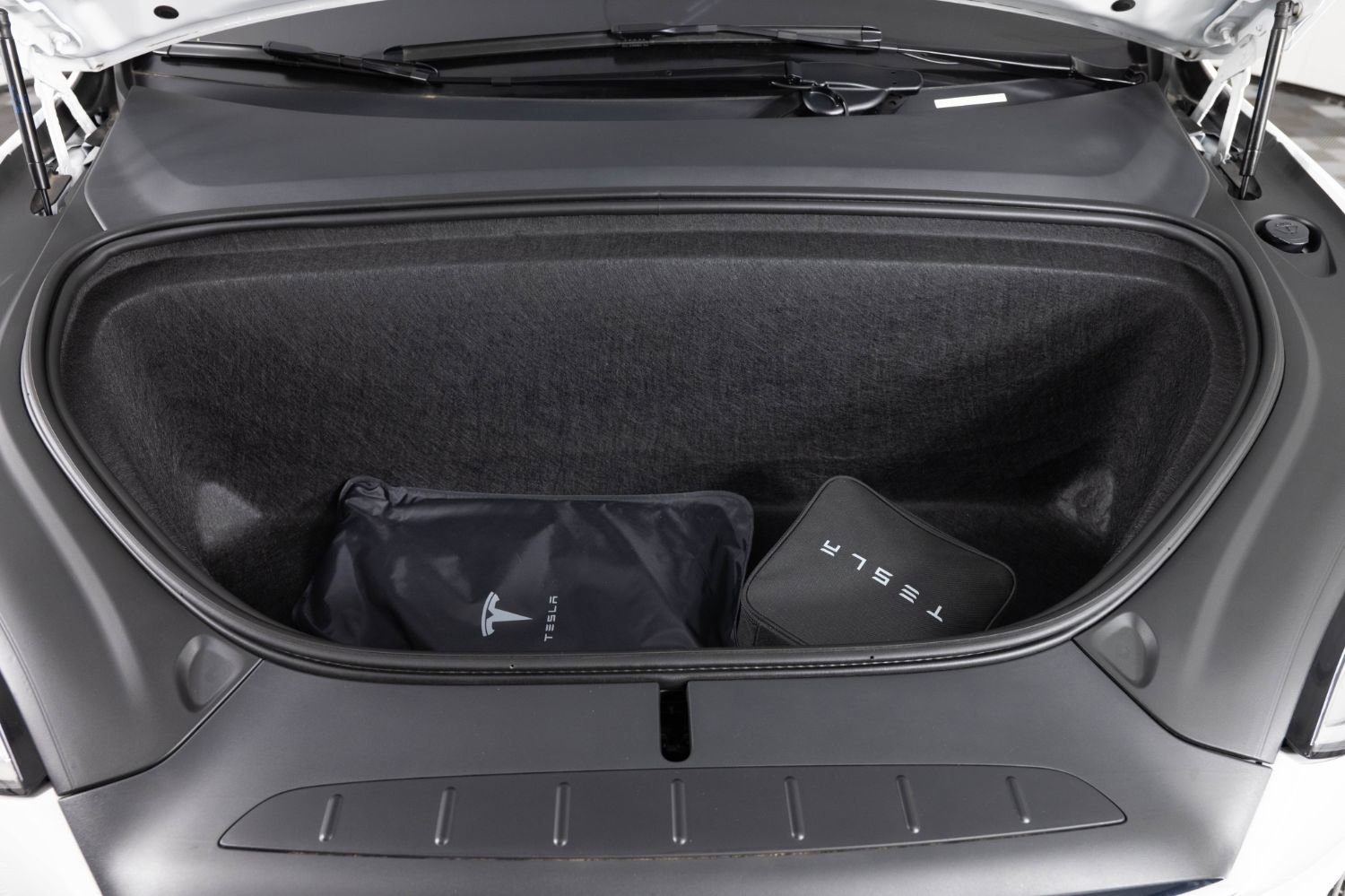 Used 2020 Tesla Model X Long Range image 44