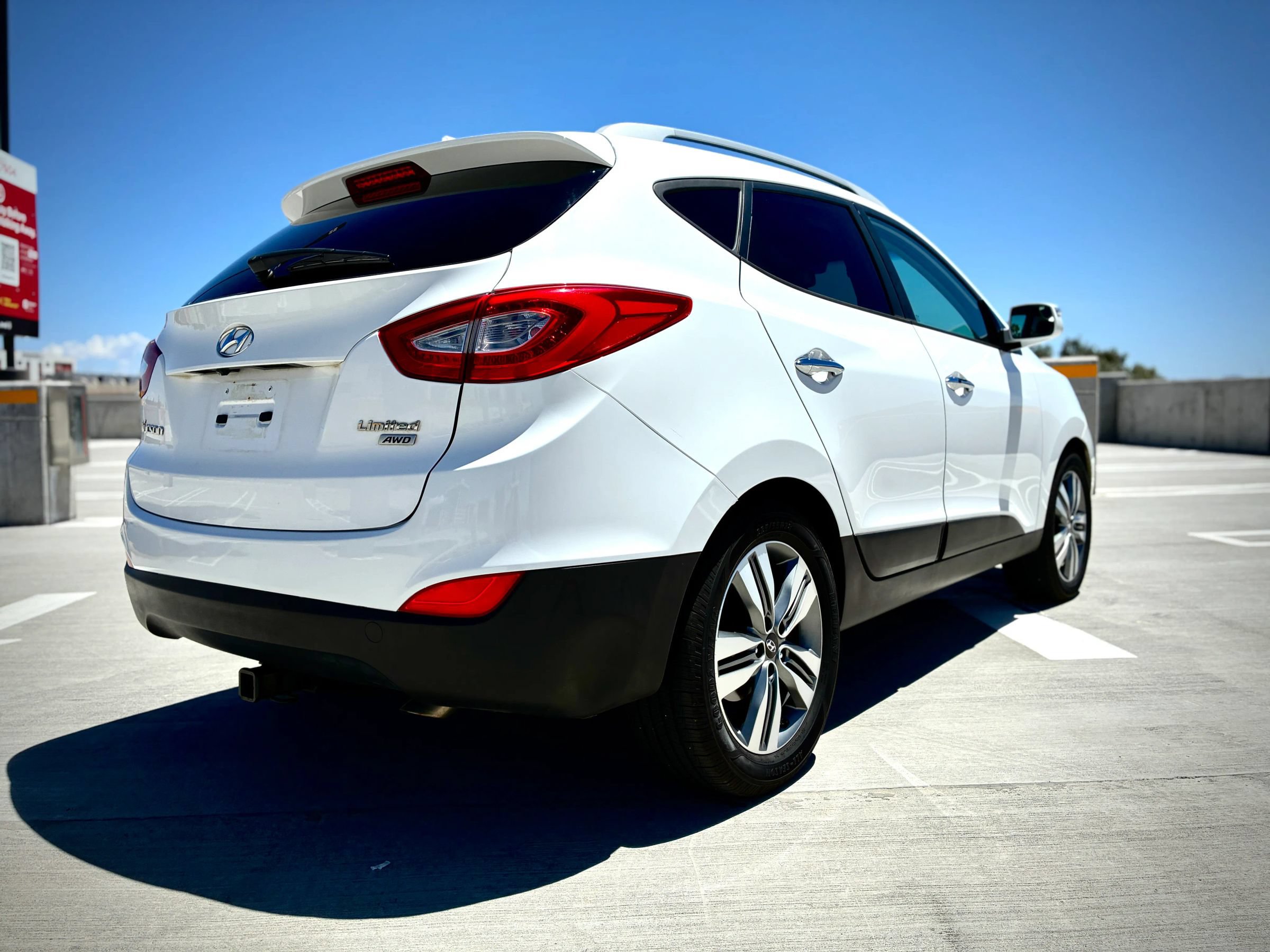 Used 2015 Hyundai Tucson Limited w/ Option Group 03 AWD/4WD image 8