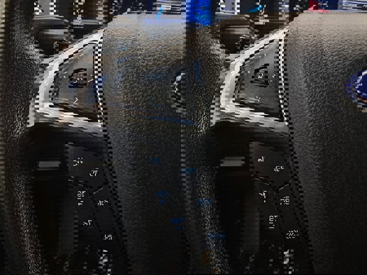 Used 2017 Ford Edge Titanium FWD image 13