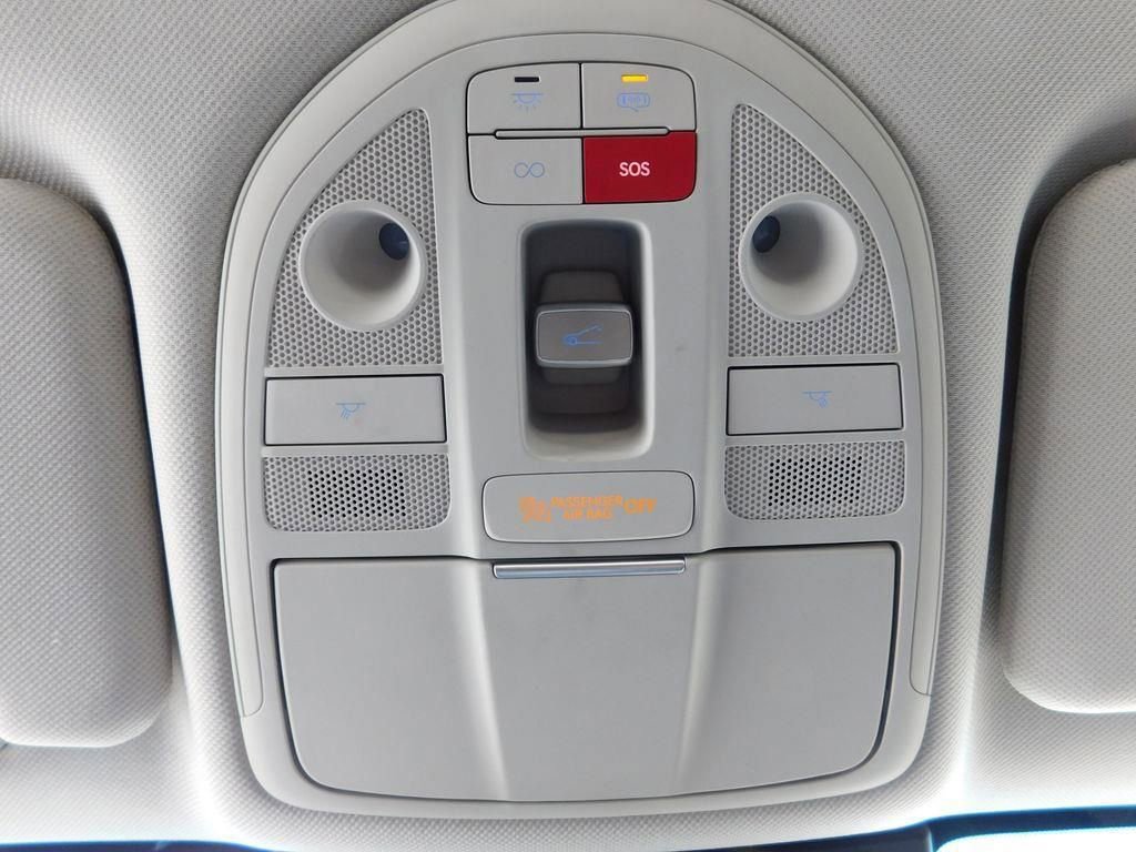 Used 2026 Genesis G70 2.5T Prestige image 26