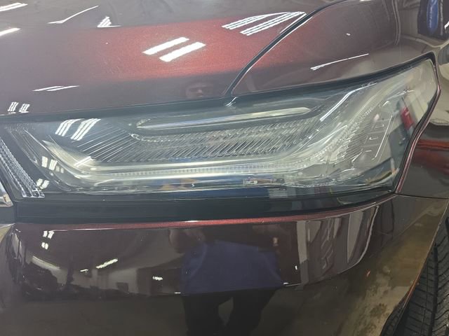 Used 2023 Chevrolet Traverse LT image 34