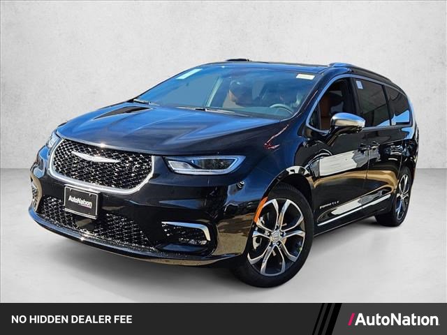 New 2026 Chrysler Pacifica Pinnacle