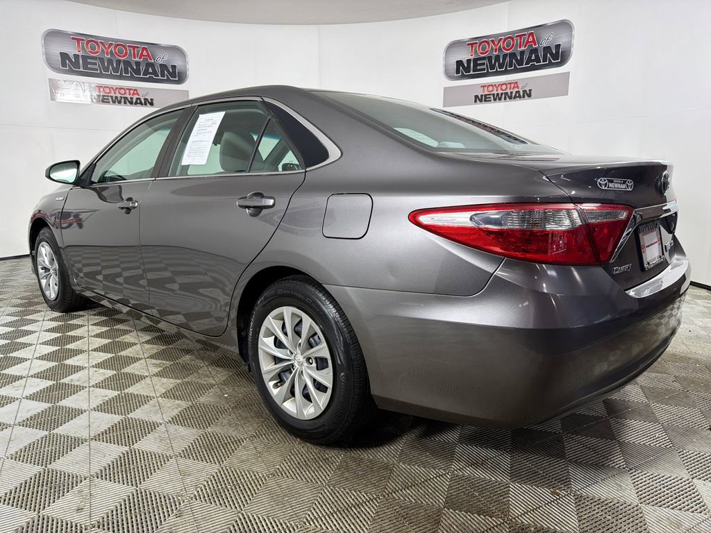 Used 2017 Toyota Camry LE image 5