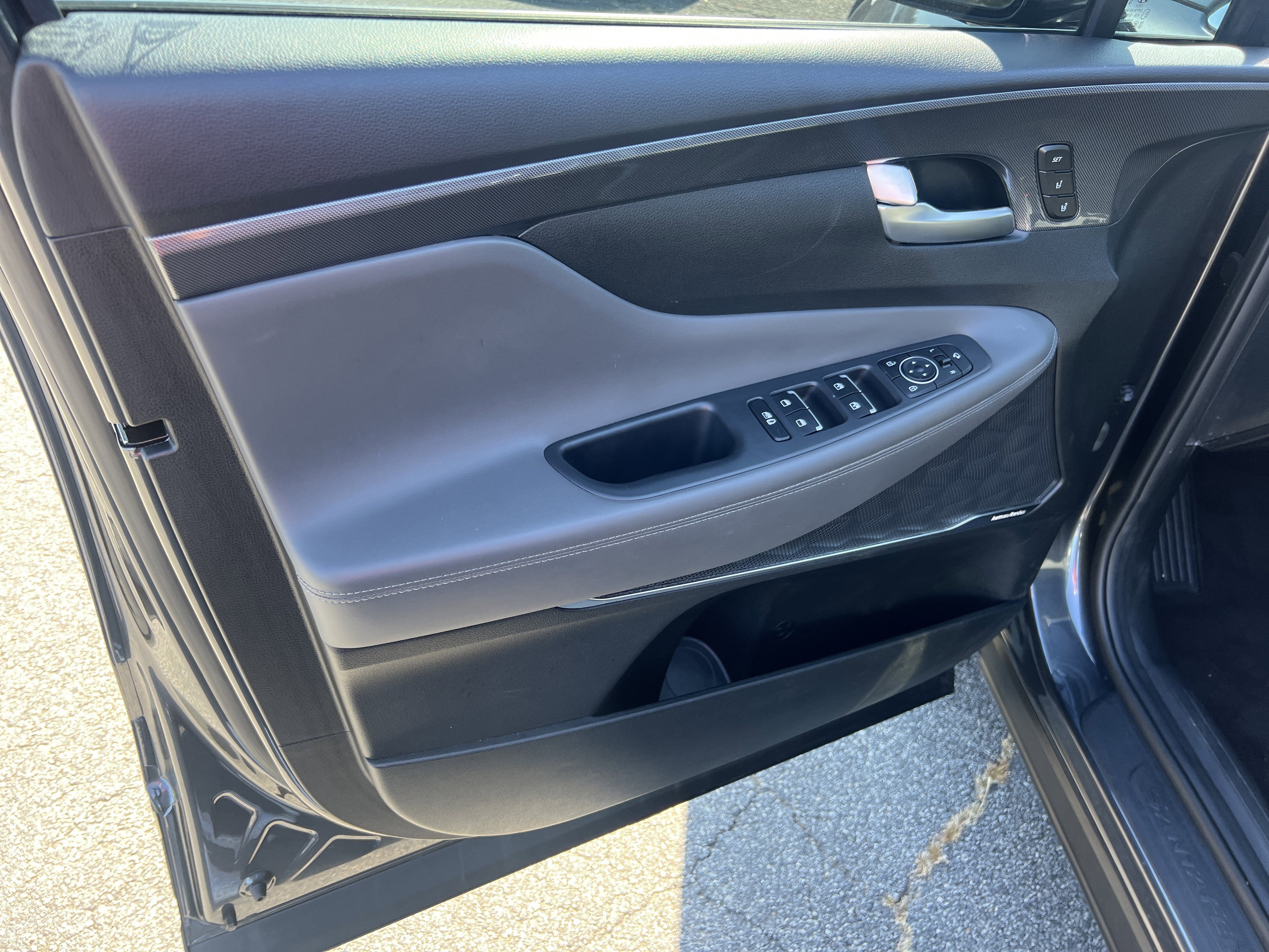 Used 2023 Hyundai Santa Fe Limited image 10