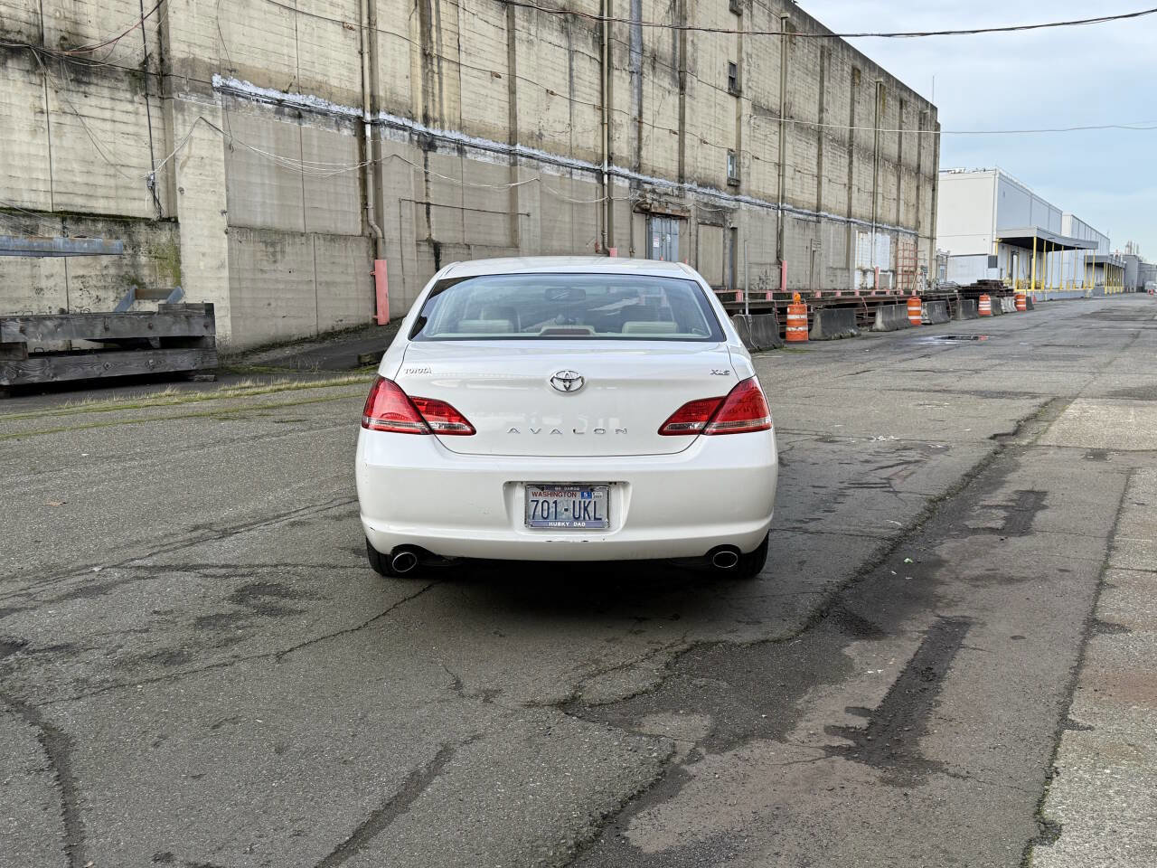 Used 2005 Toyota Avalon XLS image 9