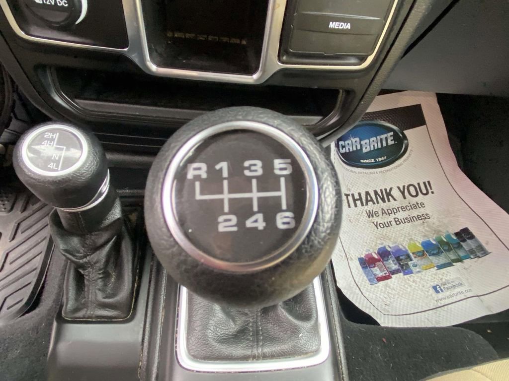 Used 2021 Jeep Gladiator Sport image 17