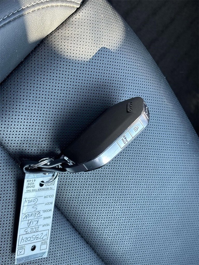 Certified 2023 Kia Telluride S image 29