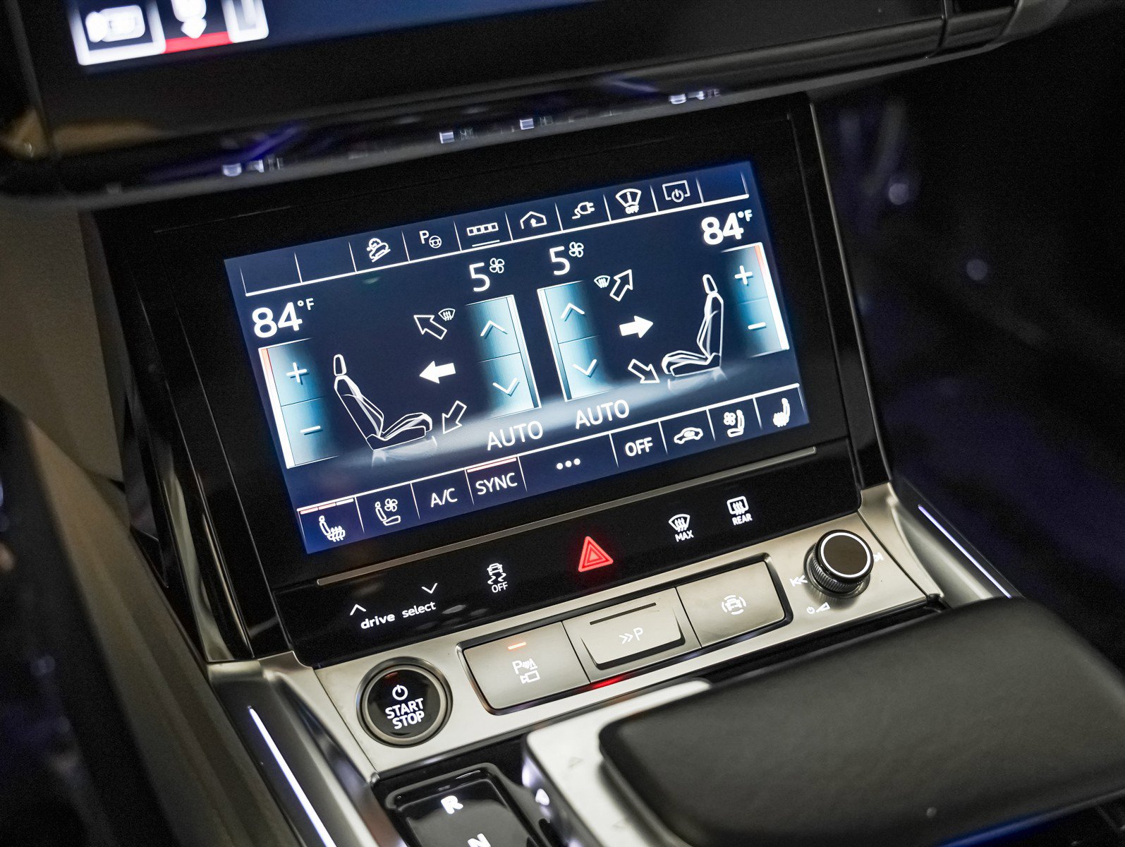 Used 2024 Audi Q8 e-tron Prestige w/ Prestige Package image 22