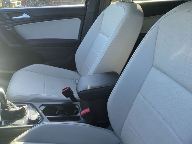 Used 2021 Volkswagen Tiguan SE R-Line AWD/4WD image 13