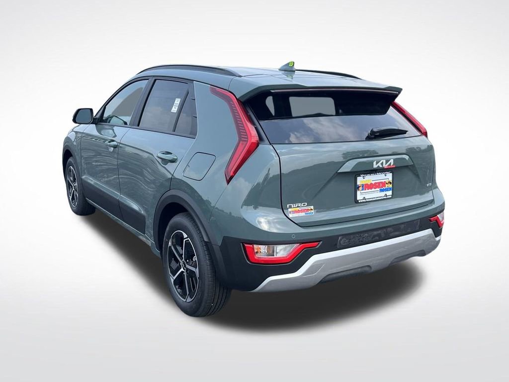 New 2025 Kia Niro EX image 3