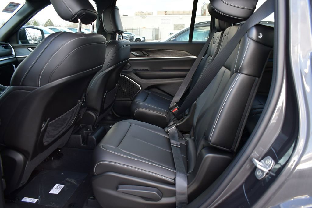 New 2026 Jeep Grand Cherokee L Limited AWD/4WD image 9