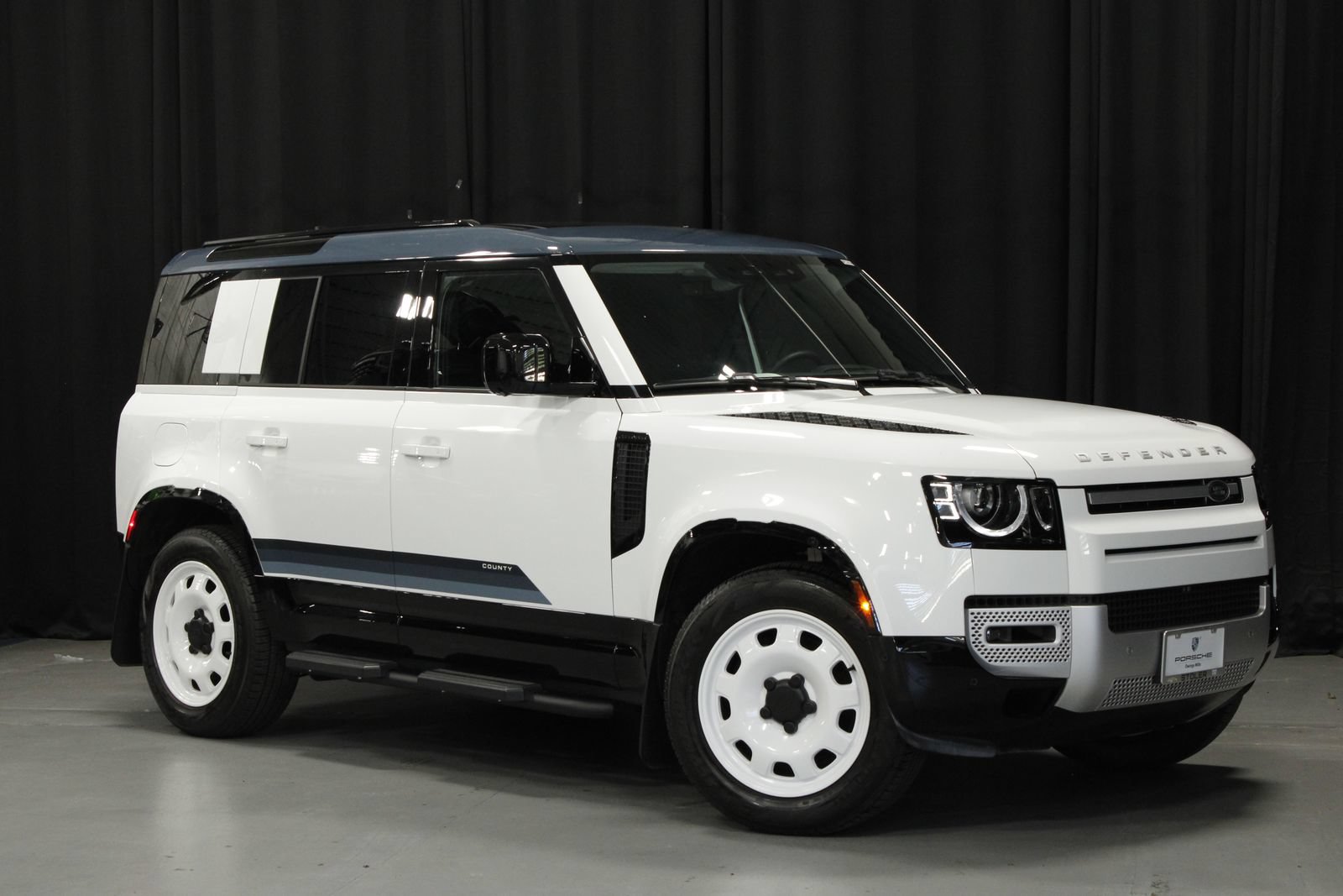 Used 2025 Land Rover Defender 110 S AWD/4WD image 7