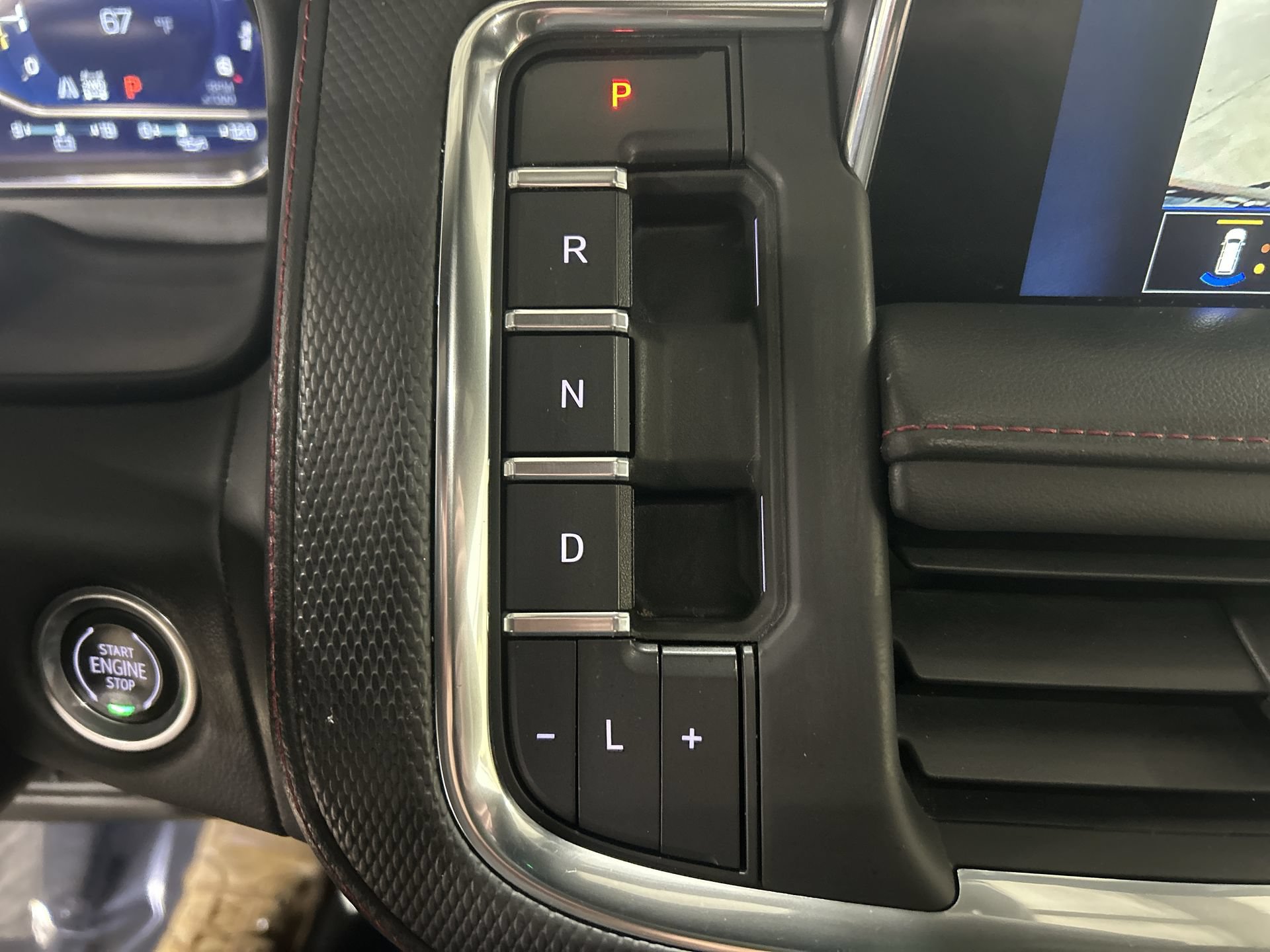 Certified 2022 Chevrolet Suburban RST w/ Sport Performance Package AWD/4WD image 16