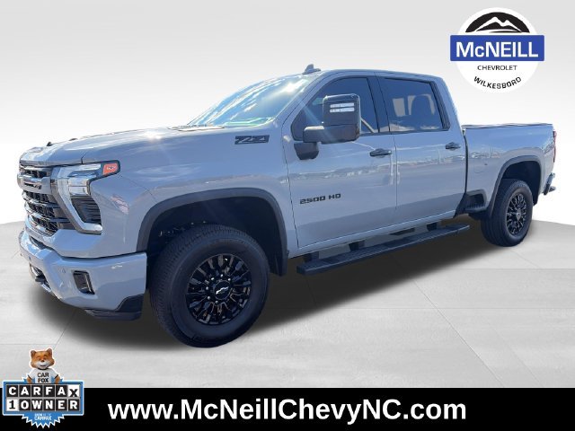 Used 2024 Chevrolet Silverado 2500 LTZ w/ LTZ Plus Package AWD/4WD image 3