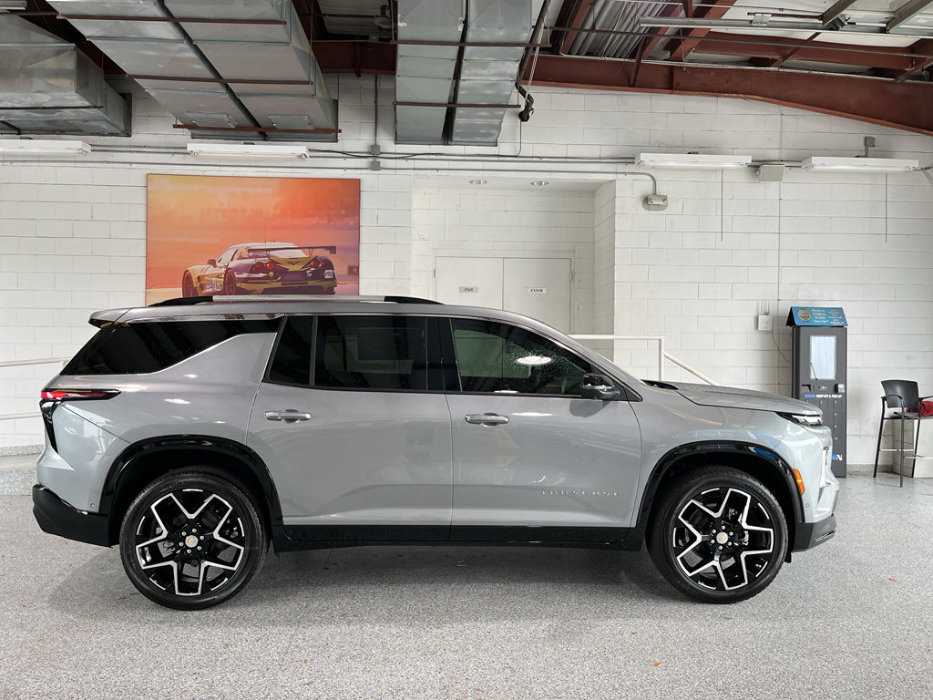 New 2026 Chevrolet Traverse High Country w/ LPO, Floor Liner Package FWD image 13