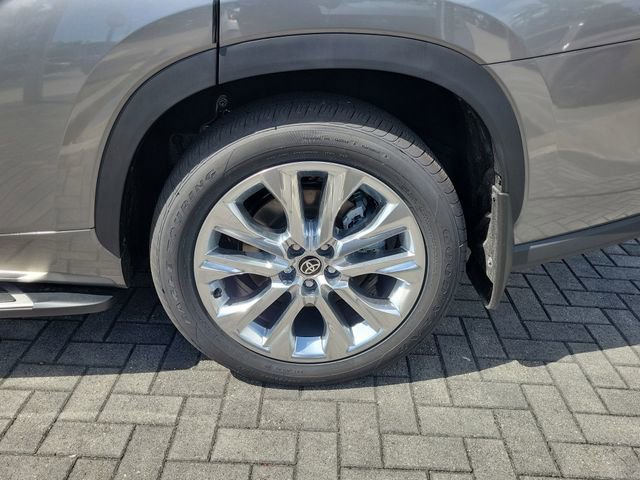 Used 2026 Toyota Highlander Limited image 5