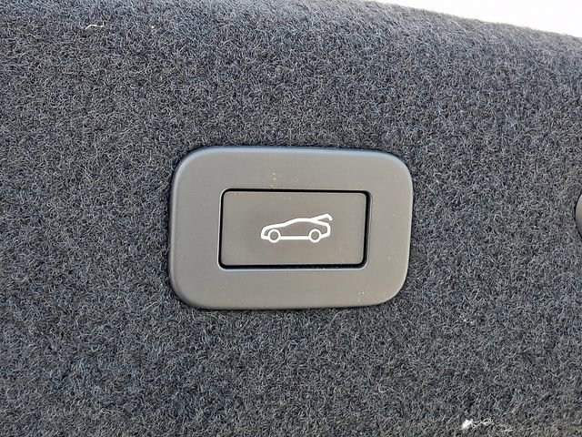 Used 2023 Jaguar XF R-Dynamic SE AWD/4WD image 29
