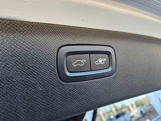 Certified 2024 Volvo XC90 T8 Plus w/ Protection Package AWD/4WD image 13