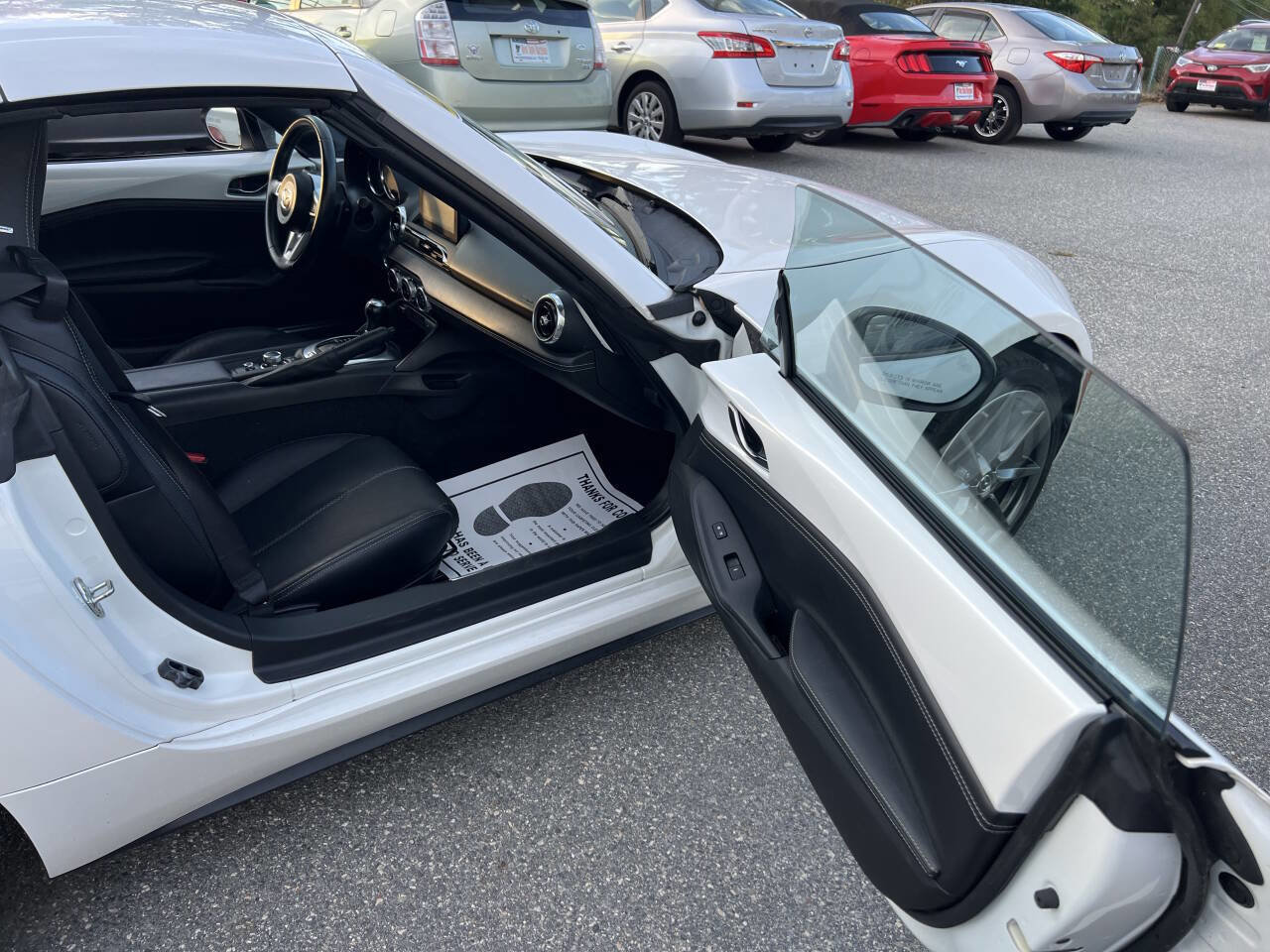 Used 2020 MAZDA MX-5 Miata RF Grand Touring RWD image 9