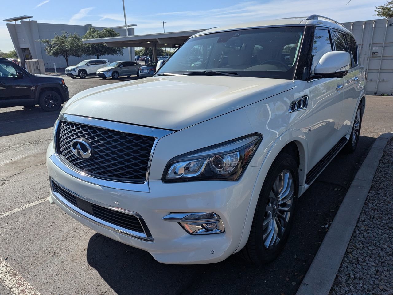 Used 2017 INFINITI QX80 4WD w/ Driver Assistance Package image 2