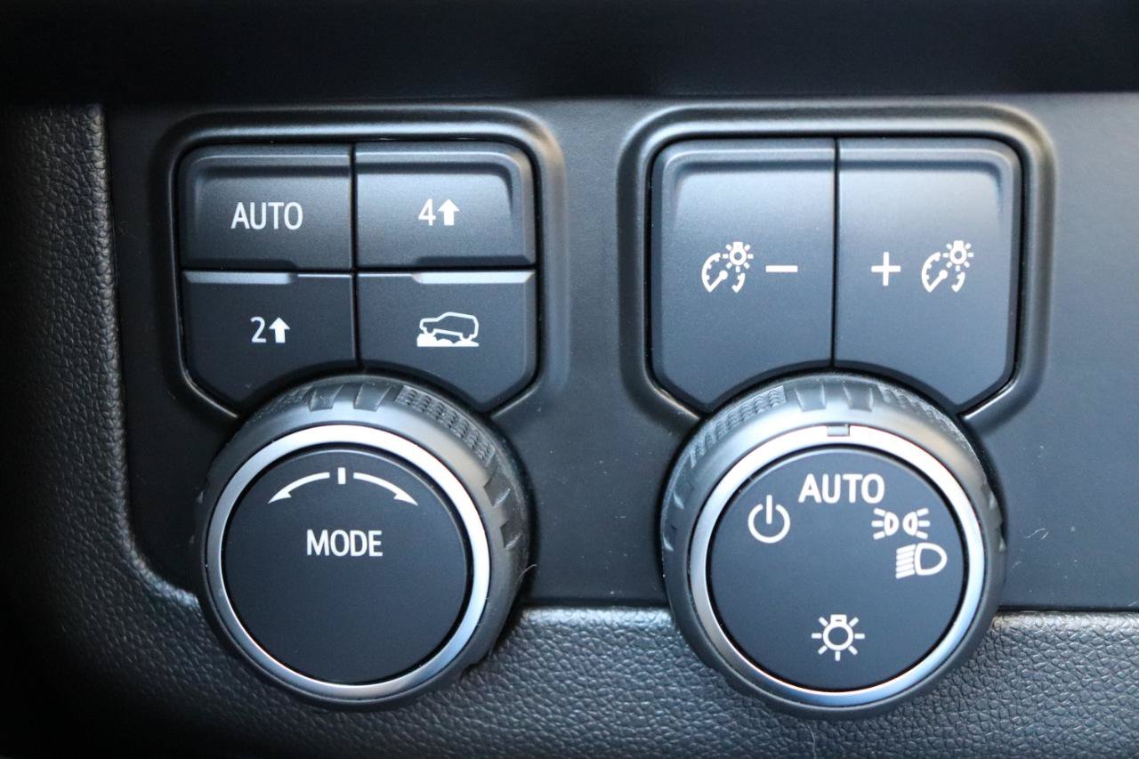 Used 2023 Chevrolet Suburban LT AWD/4WD image 44