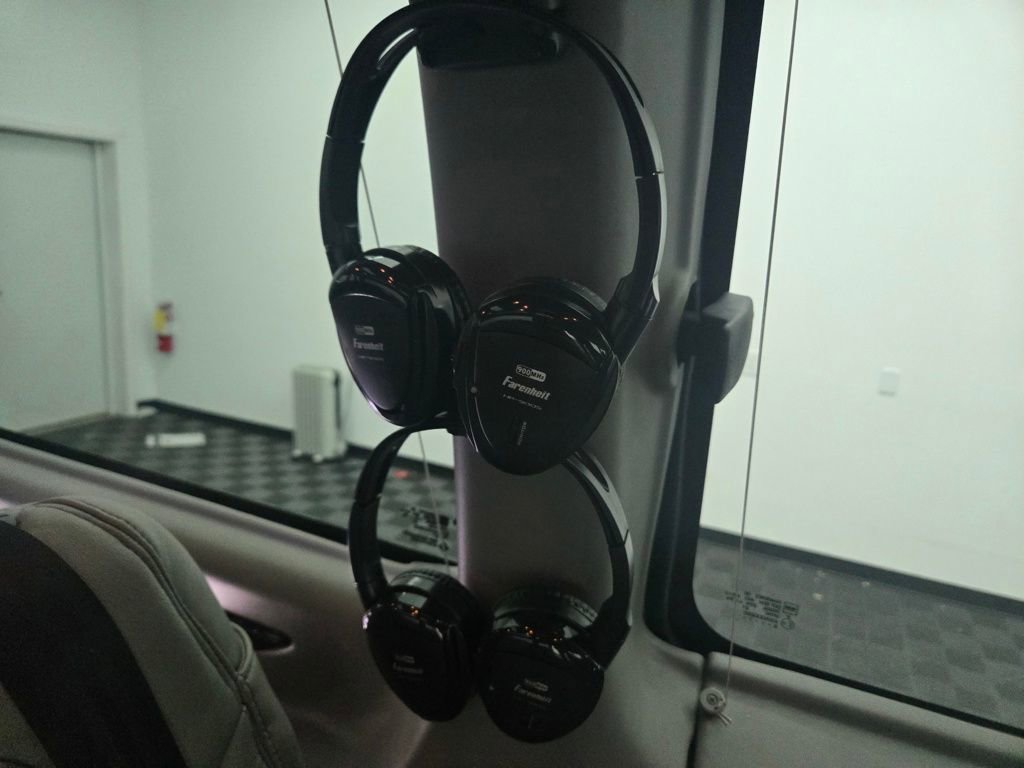 Used 2020 Chevrolet Express 2500 Extended w/ Enhanced Convenience Package image 48