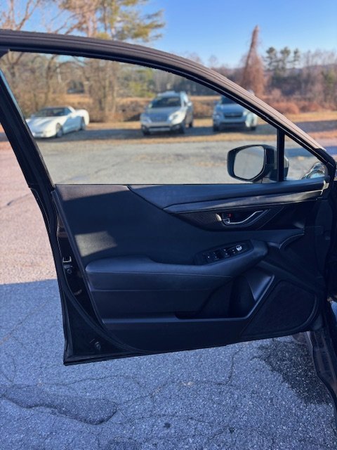 Used 2023 Subaru Outback Premium image 11