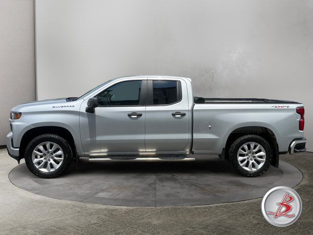 Used 2019 Chevrolet Silverado 1500 Custom w/ Custom Convenience Package AWD/4WD image 4