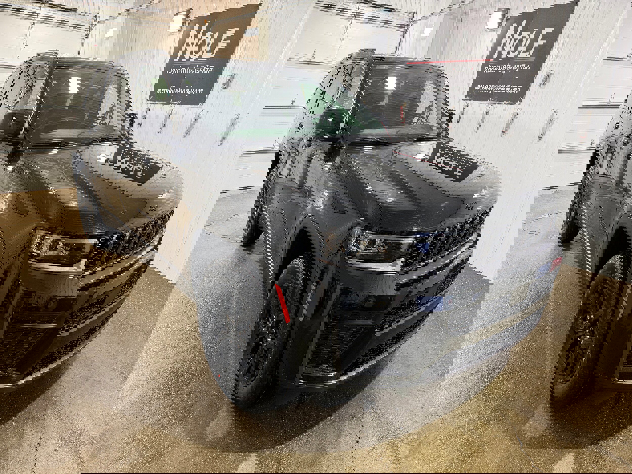 New 2026 Jeep Grand Cherokee Altitude image 2