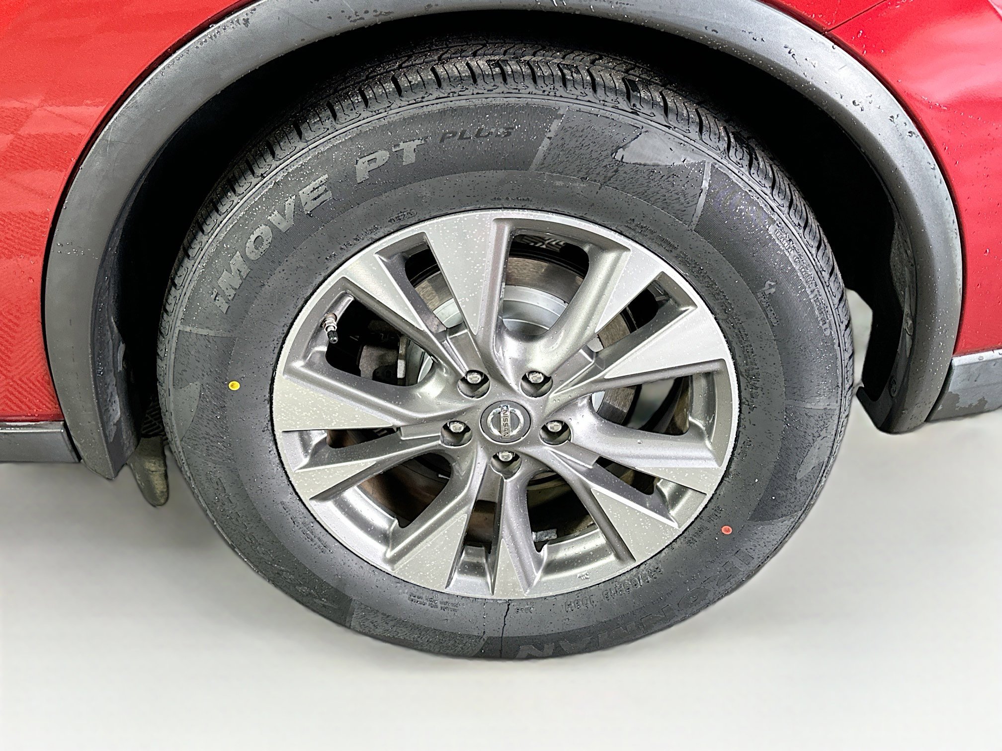 Used 2018 Nissan Murano SV image 11