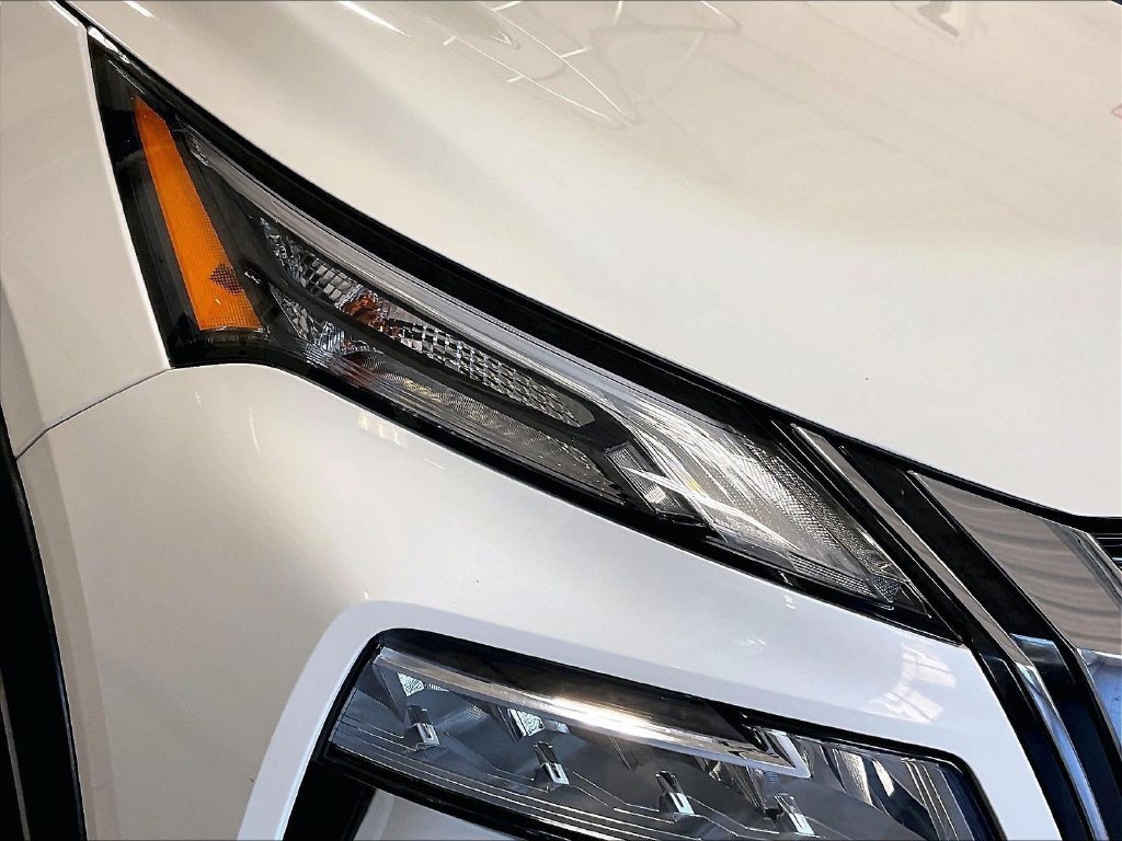 Certified 2023 Nissan Rogue SV AWD/4WD image 32
