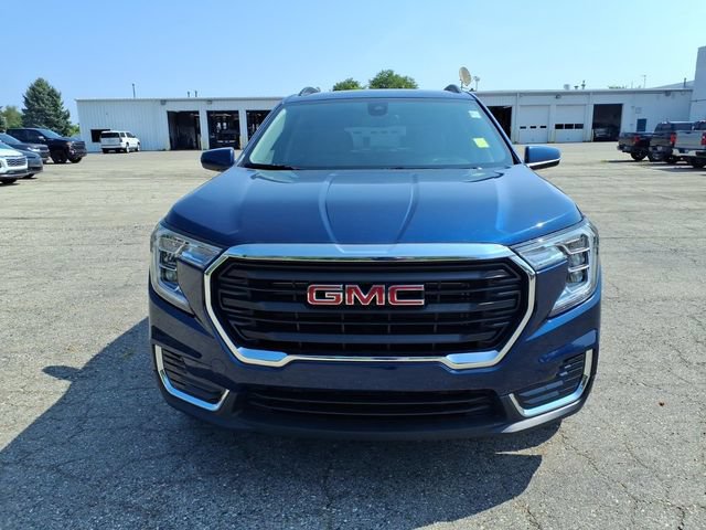 Used 2023 GMC Terrain SLE w/ Driver Convenience Package AWD/4WD image 2
