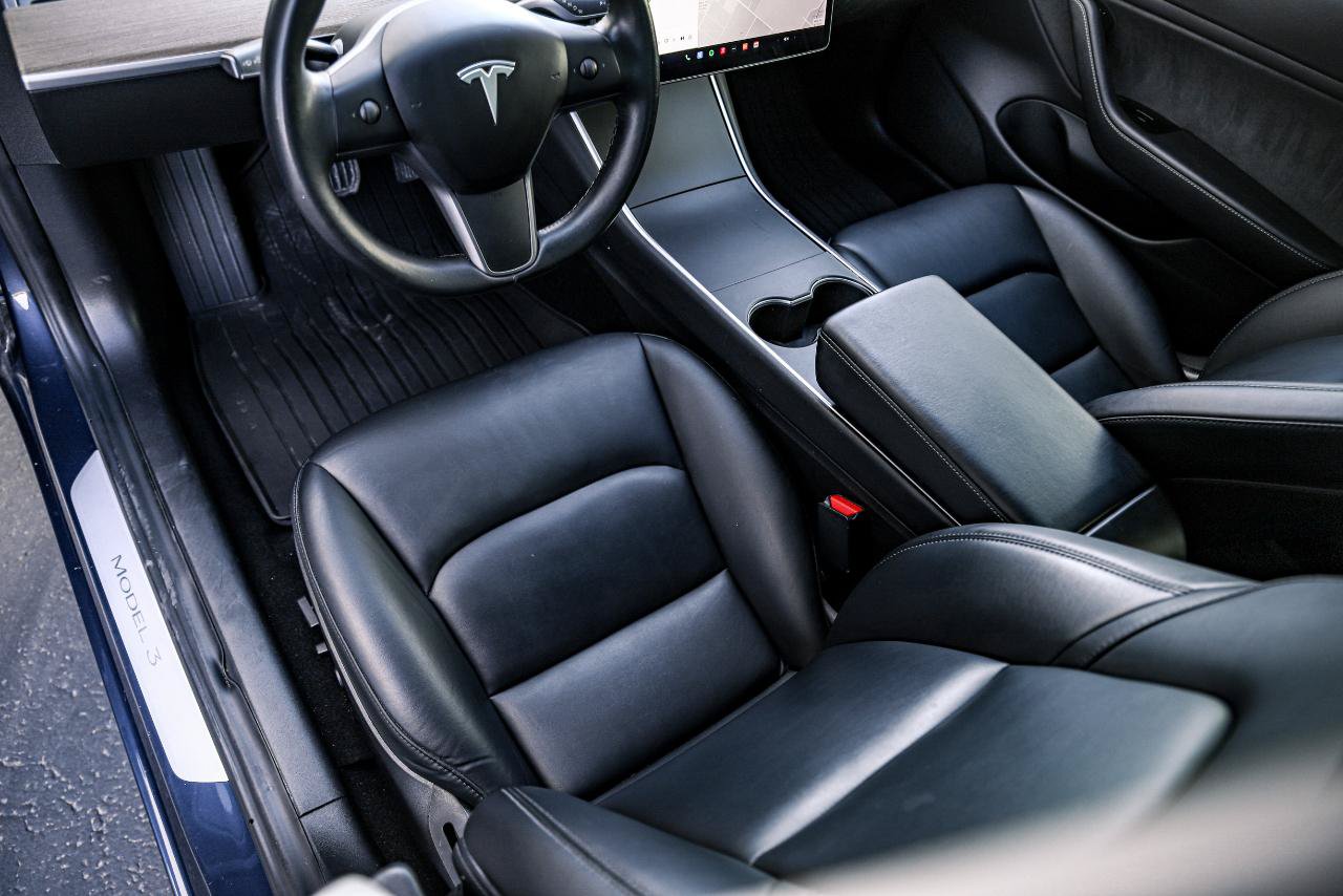 Used 2018 Tesla Model 3 Mid Range RWD image 14