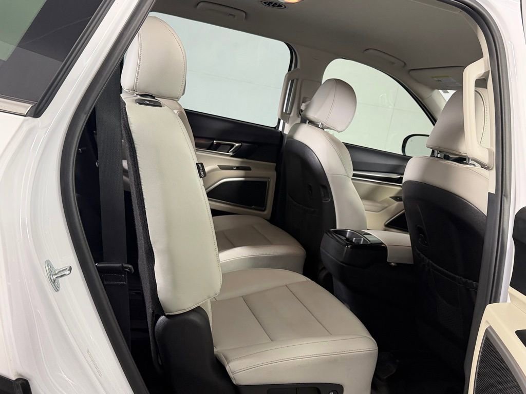Used 2024 Kia Telluride S image 27