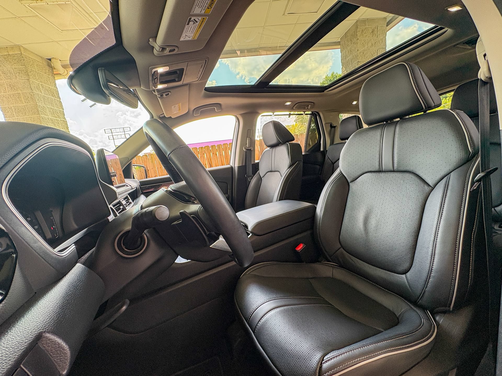 Used 2025 Honda Pilot Elite image 26