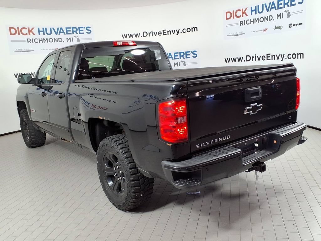 Used 2017 Chevrolet Silverado 1500 LT w/ Midnight Edition AWD/4WD image 6