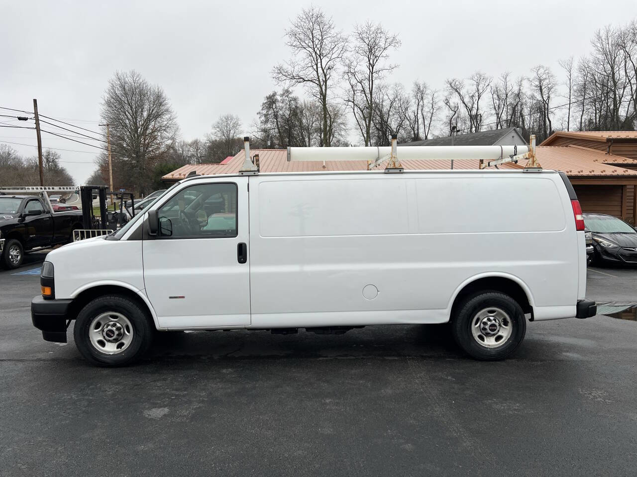 Used 2018 GMC Savana 2500 Extended image 8