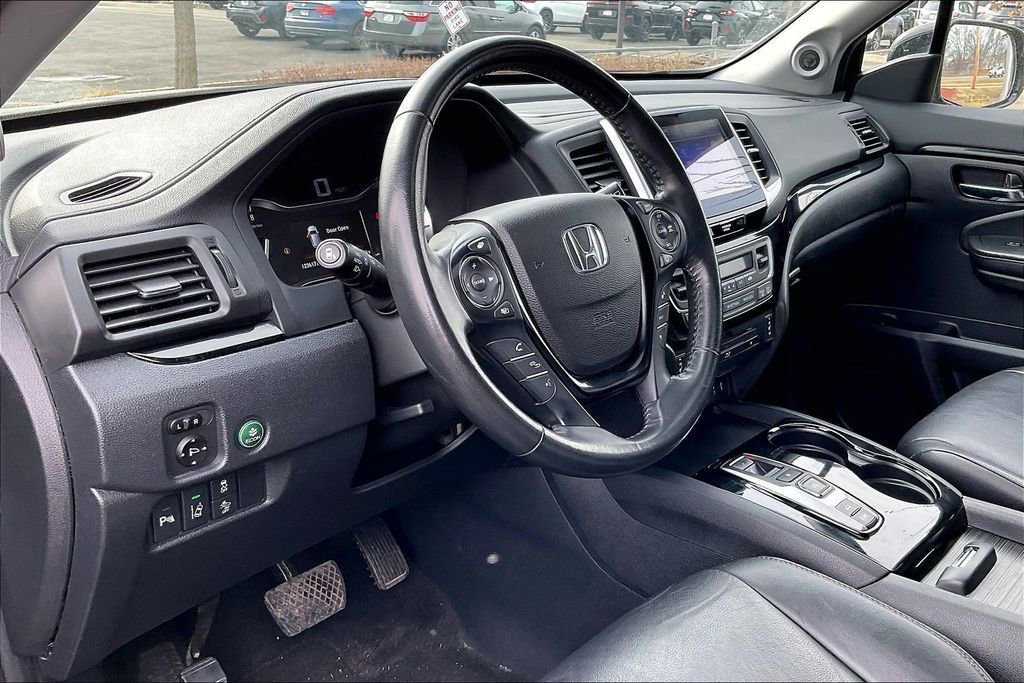 Used 2016 Honda Pilot Touring image 16