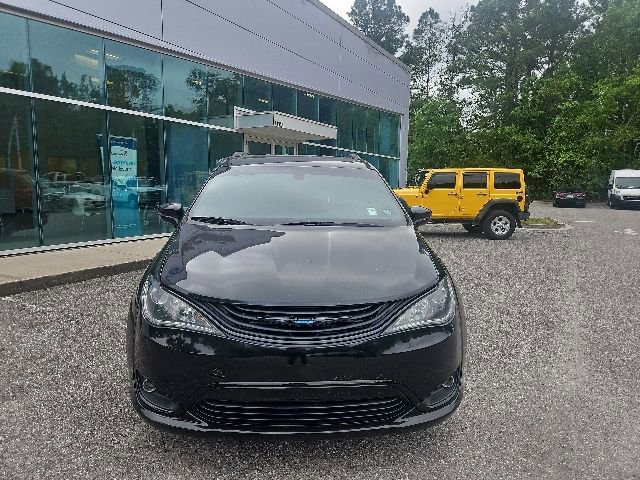 Used 2019 Chrysler Pacifica Limited w/ S Appearance Package FWD image 8