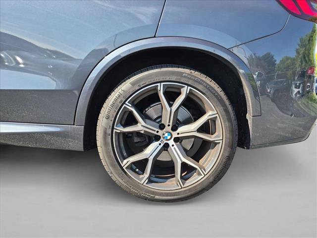 Used 2022 BMW X5 xDrive40i w/ M Sport Package AWD/4WD image 14