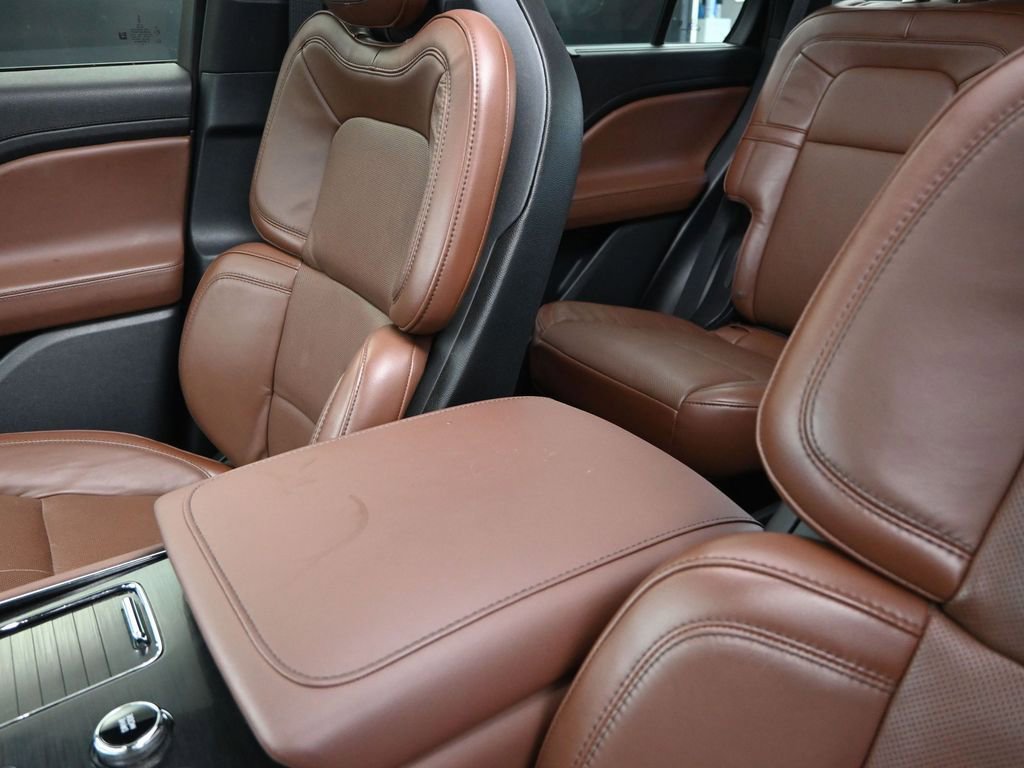 Used 2025 Lincoln Aviator Reserve w/ Equipment Group 201A image 14