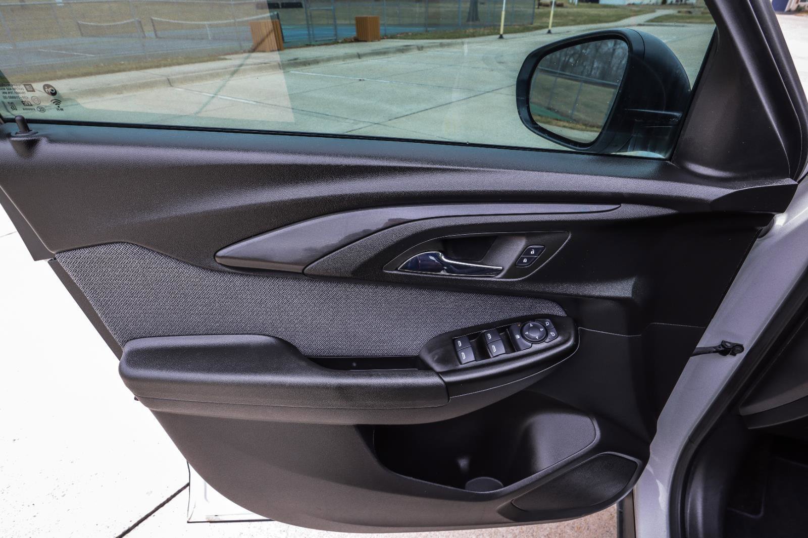 Used 2023 Chevrolet TrailBlazer LS FWD image 32